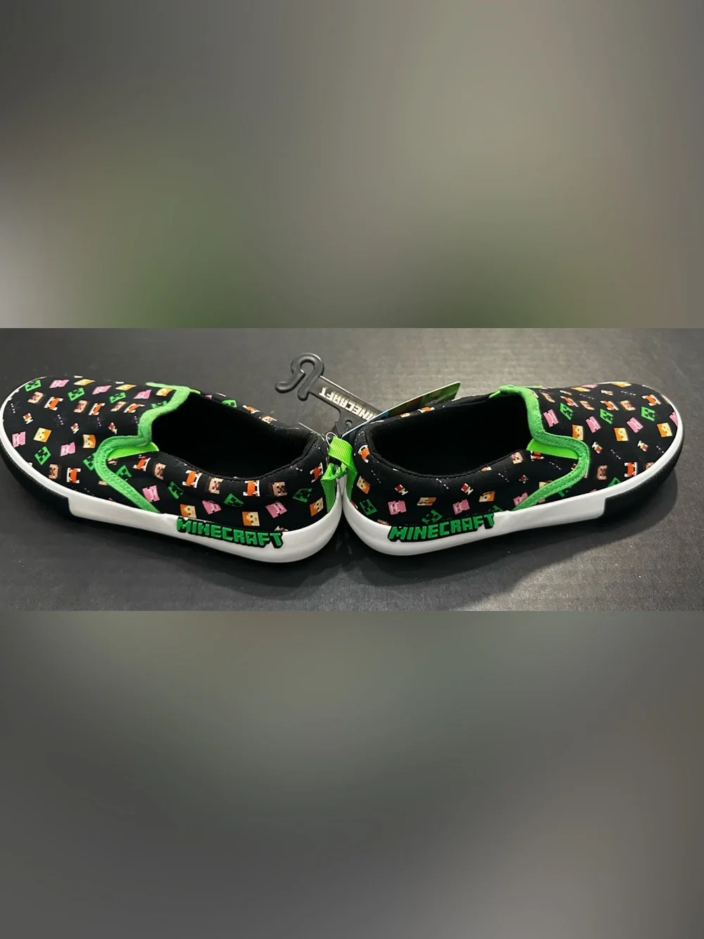 Minecraft Kids Black and Green Size 5 Slip-On Sneakers NWT